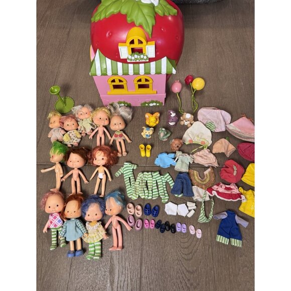 VTG 1979 Strawberry Shortcake 12 Dolls 6 Pets House Clothing Lot - Picture 2 of 16